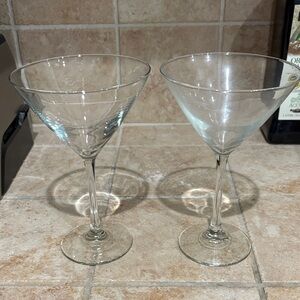 2 Martini glasses and 2 wine glasses